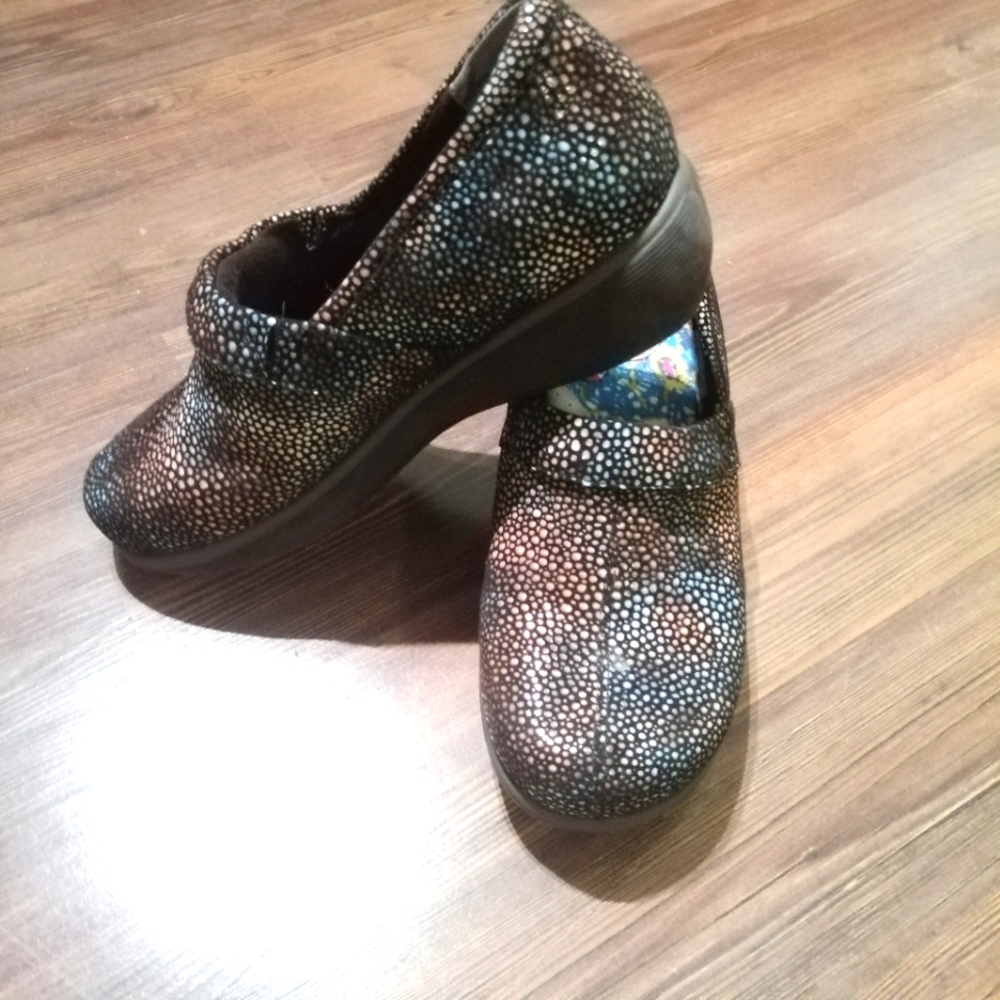 Grey's anatomy clogs